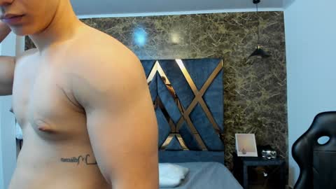 Snapshot of salvatore_damore chatting on January 2025 02:30:01 PM SALVATORE online show from January 2025 02:30:01 PM