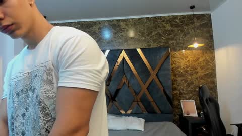 Snapshot of salvatore_damore chatting on January 2025 11:11:01 AM SALVATORE online show from January 2025 11:11:01 AM