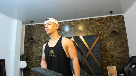 Snapshot of salvatore_damore chatting on January 2025 11:08:02 AM SALVATORE online show from January 2025 11:08:02 AM