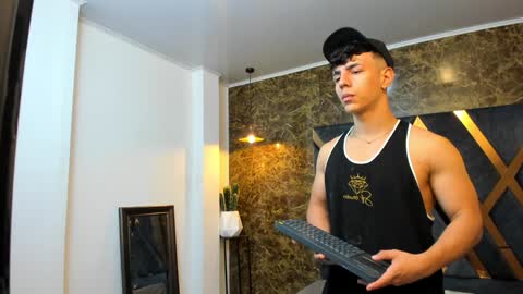 Snapshot of salvatore_damore chatting on January 2025 11:13:02 AM SALVATORE online show from January 2025 11:13:02 AM