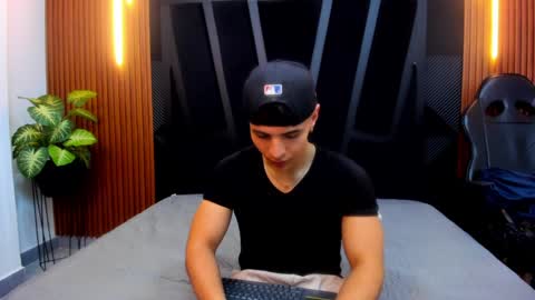 Snapshot of salvatore_damore chatting on January 2025 08:13:02 PM SALVATORE online show from January 2025 08:13:02 PM
