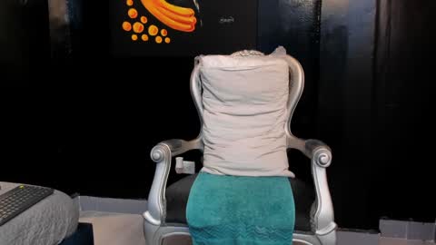 Snapshot of salvatore_damore chatting on January 2025 05:32:01 PM SALVATORE online show from January 2025 05:32:01 PM