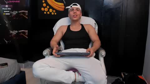 Snapshot of salvatore_damore chatting on February 2025 05:34:02 AM SALVATORE online show from February 2025 05:34:02 AM
