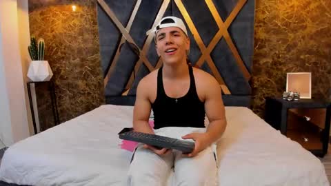 Snapshot of salvatore_damore chatting on February 2025 11:41:02 AM SALVATORE online show from February 2025 11:41:02 AM
