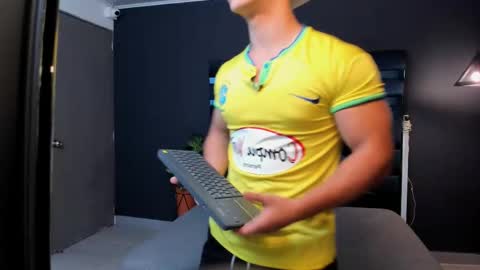 Snapshot of salvatore_damore chatting on March 2025 02:18:01 PM SALVATORE online show from March 2025 02:18:01 PM
