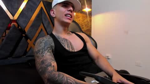 Snapshot of salvatore_damore chatting on November 2025 12:02:01 AM SALVATORE online show from November 2025 12:02:01 AM