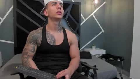 Snapshot of salvatore_damore chatting on December 2025 05:16:01 AM SALVATORE online show from December 2025 05:16:01 AM