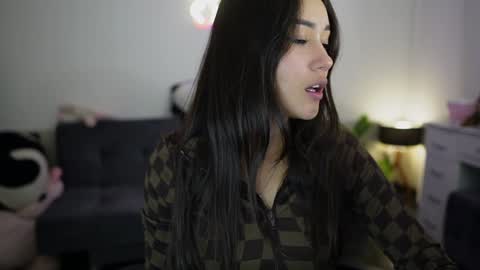 Stefana    or    Samchispas online show from January 2025 10:30:02 PM