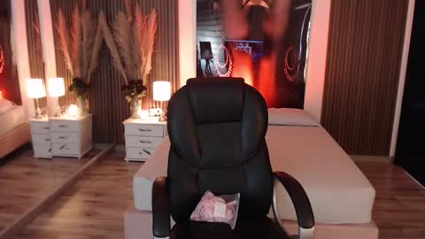 SAM MANSON online show from November 2025 02:19:02 PM