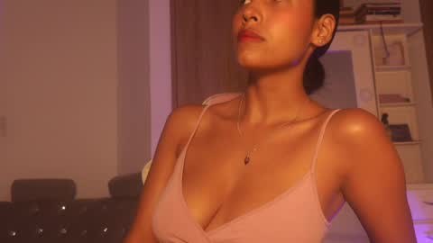 Samantha Roberts online show from September 2025 01:48:02 PM