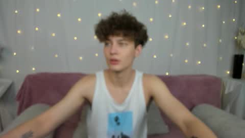 Sam online show from October 2025 11:33:01 AM