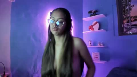 samantha6699 online show from September 2025 01:38:01 PM