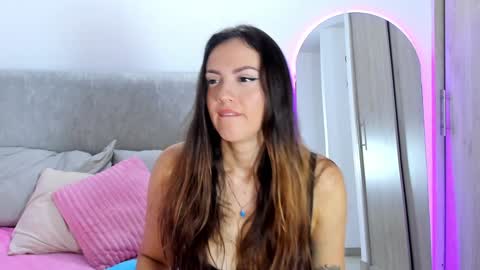 Snapshot of samantha_ferrec chatting on December 2024 03:15:02 AM Samantha Ferrec online show from December 2024 03:15:02 AM