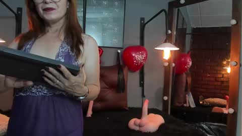 Snapshot of samantha_mature56 chatting on February 2025 09:38:01 AM Sam online show from February 2025 09:38:01 AM