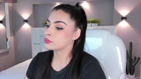 Snapshot of samanthaa_22_ chatting on February 2025 03:30:02 AM Samanthaa online show from February 2025 03:30:02 AM