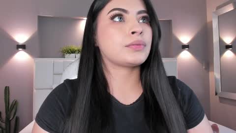 Snapshot of samanthaa_22_ chatting on February 2025 03:34:02 AM Samanthaa online show from February 2025 03:34:02 AM