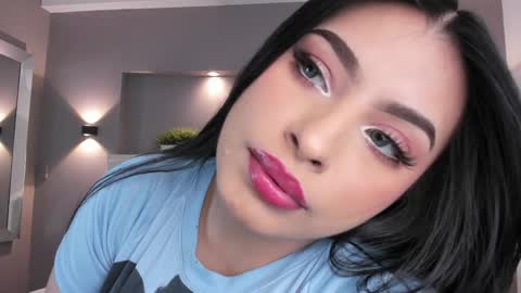 Snapshot of samanthaa_22_ chatting on February 2025 03:45:01 AM Samanthaa online show from February 2025 03:45:01 AM