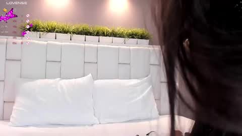 Snapshot of samanthaa_22_ chatting on February 2025 06:37:01 AM Samanthaa online show from February 2025 06:37:01 AM