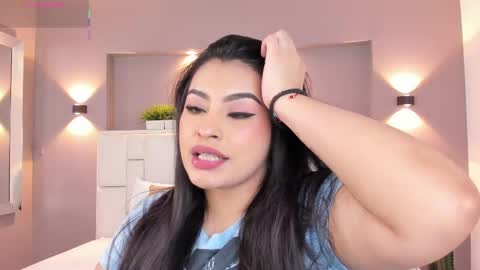 Snapshot of samanthaa_22_ chatting on March 2025 04:10:01 AM Samanthaa online show from March 2025 04:10:01 AM