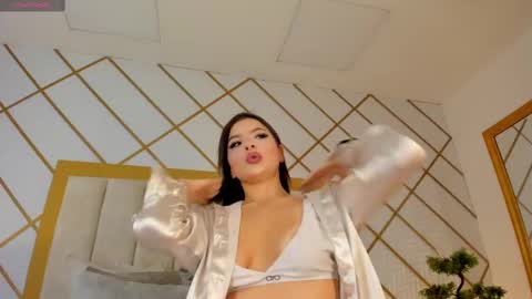 Snapshot of samanthaclay chatting on March 2025 07:54:02 PM online show from March 2025 07:54:02 PM