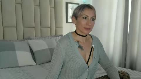 Snapshot of samanthaxmami chatting on January 2025 06:38:02 PM Samixmami online show from January 2025 06:38:02 PM