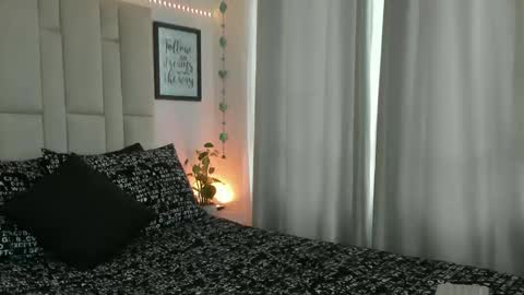 Snapshot of samanthaxmami chatting on February 2025 09:40:01 PM Samixmami online show from February 2025 09:40:01 PM
