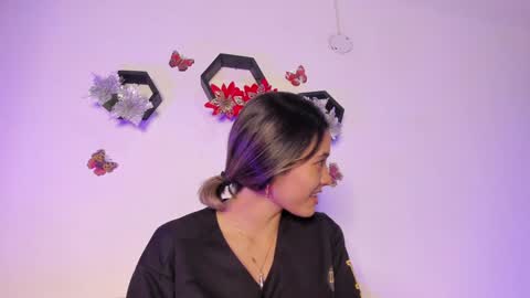 Snapshot of samara_jonnes_ chatting on January 2025 02:50:02 AM Samara is my name a pleasure delighted that you are here leave your thumb up it is important to me online show from January 2025 02:50:02 AM