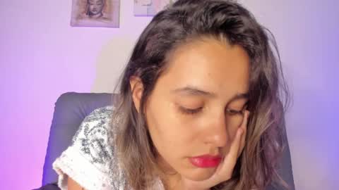 Snapshot of samara_jonnes_ chatting on February 2025 01:33:01 AM Samara is my name a pleasure delighted that you are here leave your thumb up it is important to me online show from February 2025 01:33:01 AM