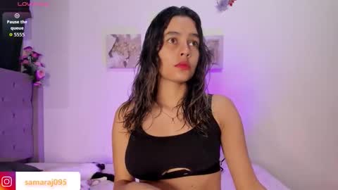 Snapshot of samara_jonnes_ chatting on October 2025 03:15:02 AM Samara is my name a pleasure delighted that you are here leave your thumb up it is important to me online show from October 2025 03:15:02 AM