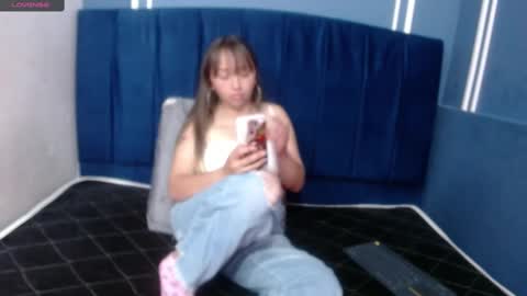 Dafne  online show from January 2025 12:47:02 PM