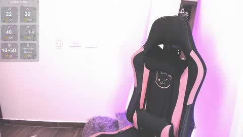 samiacooper25 online show from September 2025 12:32:01 AM