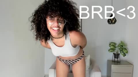 Snapshot of samie_mury chatting on November 2025 03:29:01 AM Samie Mury online show from November 2025 03:29:01 AM