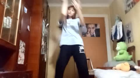 Snapshot of samiravilmont chatting on November 2025 04:18:02 PM Mira online show from November 2025 04:18:02 PM