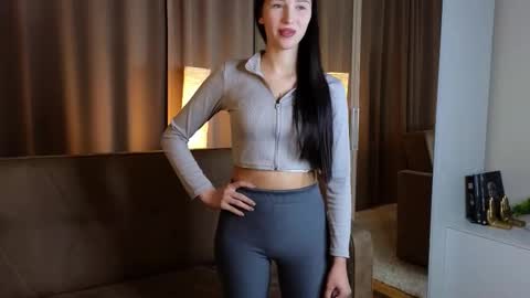 Mila online show from November 2025 06:46:01 AM