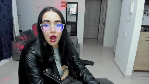 Snapshot of samismith77 chatting on October 2025 02:33:01 AM SARA online show from October 2025 02:33:01 AM