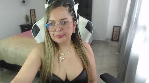 Snapshot of samy_vsn chatting on February 2025 09:29:01 PM samy_vsn online show from February 2025 09:29:01 PM