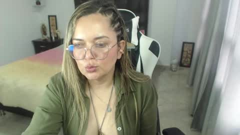 Snapshot of samy_vsn chatting on February 2025 10:45:01 PM samy_vsn online show from February 2025 10:45:01 PM