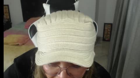 Snapshot of samy_vsn chatting on February 2025 11:42:01 PM samy_vsn online show from February 2025 11:42:01 PM