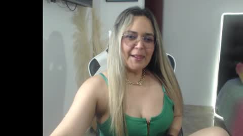 Snapshot of samy_vsn chatting on November 2025 09:25:02 PM samy_vsn online show from November 2025 09:25:02 PM