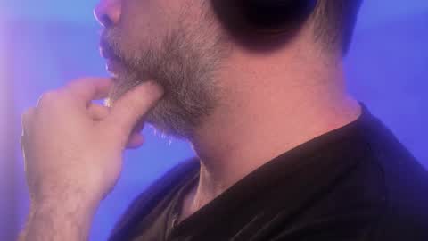 Sanders online show from October 2025 03:21:02 AM