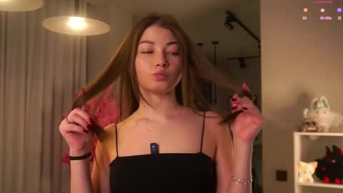 Snapshot of sandiule chatting on November 2025 01:26:02 AM Emma online show from November 2025 01:26:02 AM