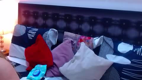 Snapshot of sandra_20_ chatting on October 2025 10:32:02 AM SANDRA online show from October 2025 10:32:02 AM