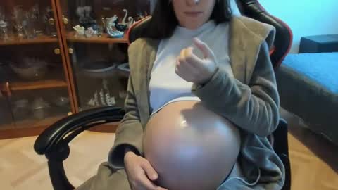 Snapshot of sandysun_shine chatting on December 2024 12:02:01 PM Sandy online show from December 2024 12:02:01 PM