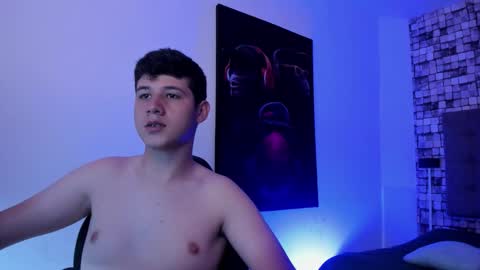 Santi  online show from October 2025 07:49:02 PM