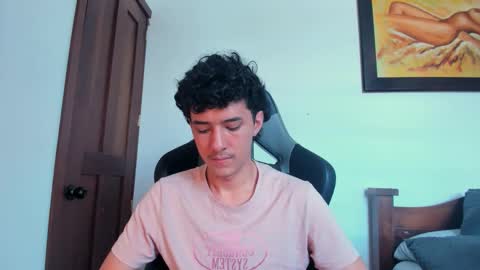 santi_twink19 online show from October 2025 06:17:01 PM