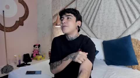 Snapshot of santiabader chatting on November 2025 12:27:01 PM SantiAbader online show from November 2025 12:27:01 PM