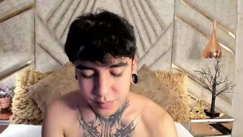 Snapshot of santiabader chatting on November 2025 12:37:01 PM SantiAbader online show from November 2025 12:37:01 PM