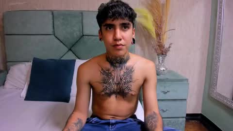 Snapshot of santiabader chatting on November 2025 12:27:01 AM SantiAbader online show from November 2025 12:27:01 AM