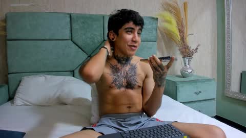 Snapshot of santiabader chatting on November 2025 12:33:02 PM SantiAbader online show from November 2025 12:33:02 PM