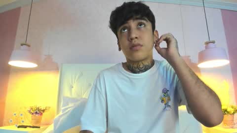 Snapshot of santiabader chatting on November 2025 12:18:01 PM SantiAbader online show from November 2025 12:18:01 PM